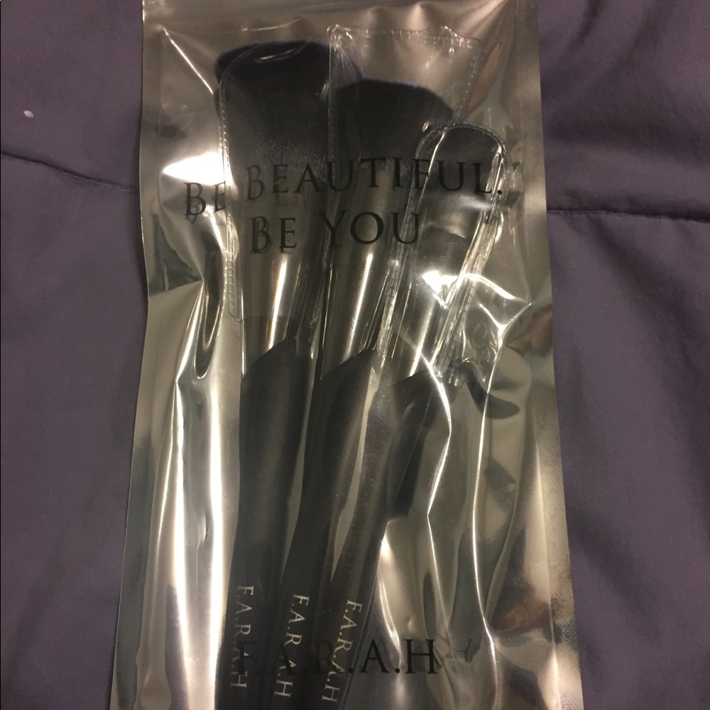 Makeup brushes